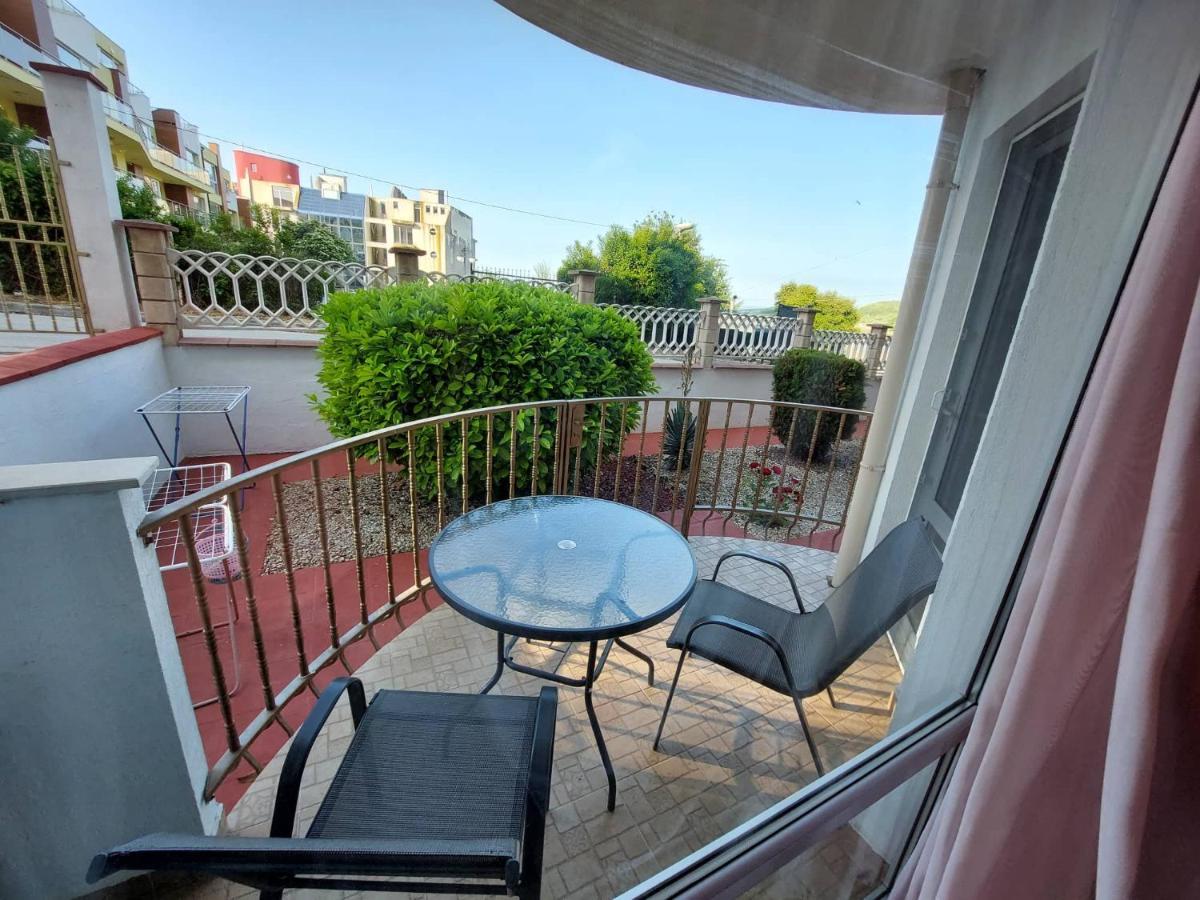 Apartment А13 In Sea Paradise Complex Cavarna Exterior foto
