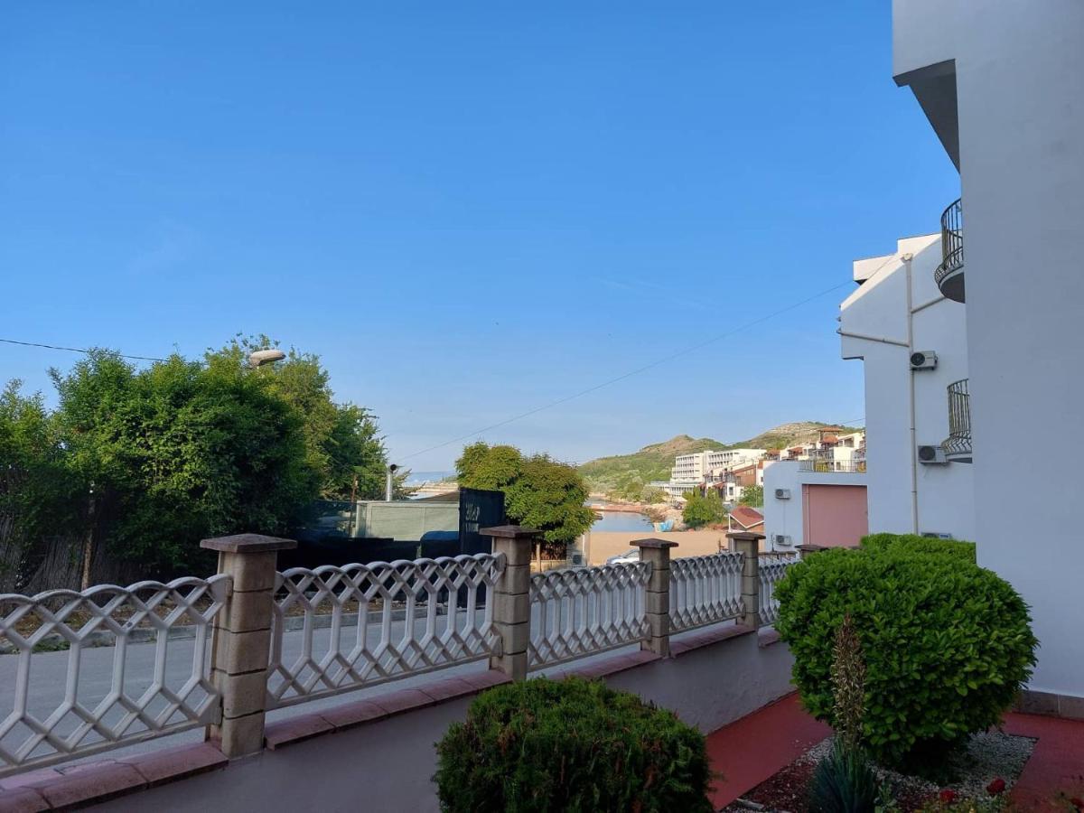 Apartment А13 In Sea Paradise Complex Cavarna Exterior foto